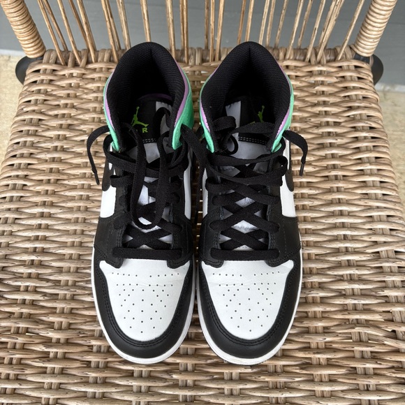 Nike Air Jordan 1 Mid GS Pastel 2021 - Picture 4 of 8